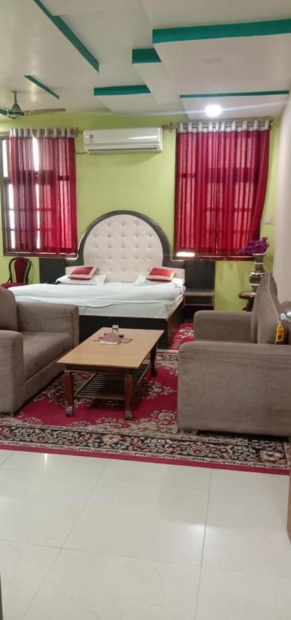 Jaya Palace Hotel By Wb Inn Dhaulpur Zewnętrze zdjęcie